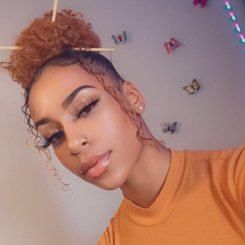 Meet your Posher, Mya